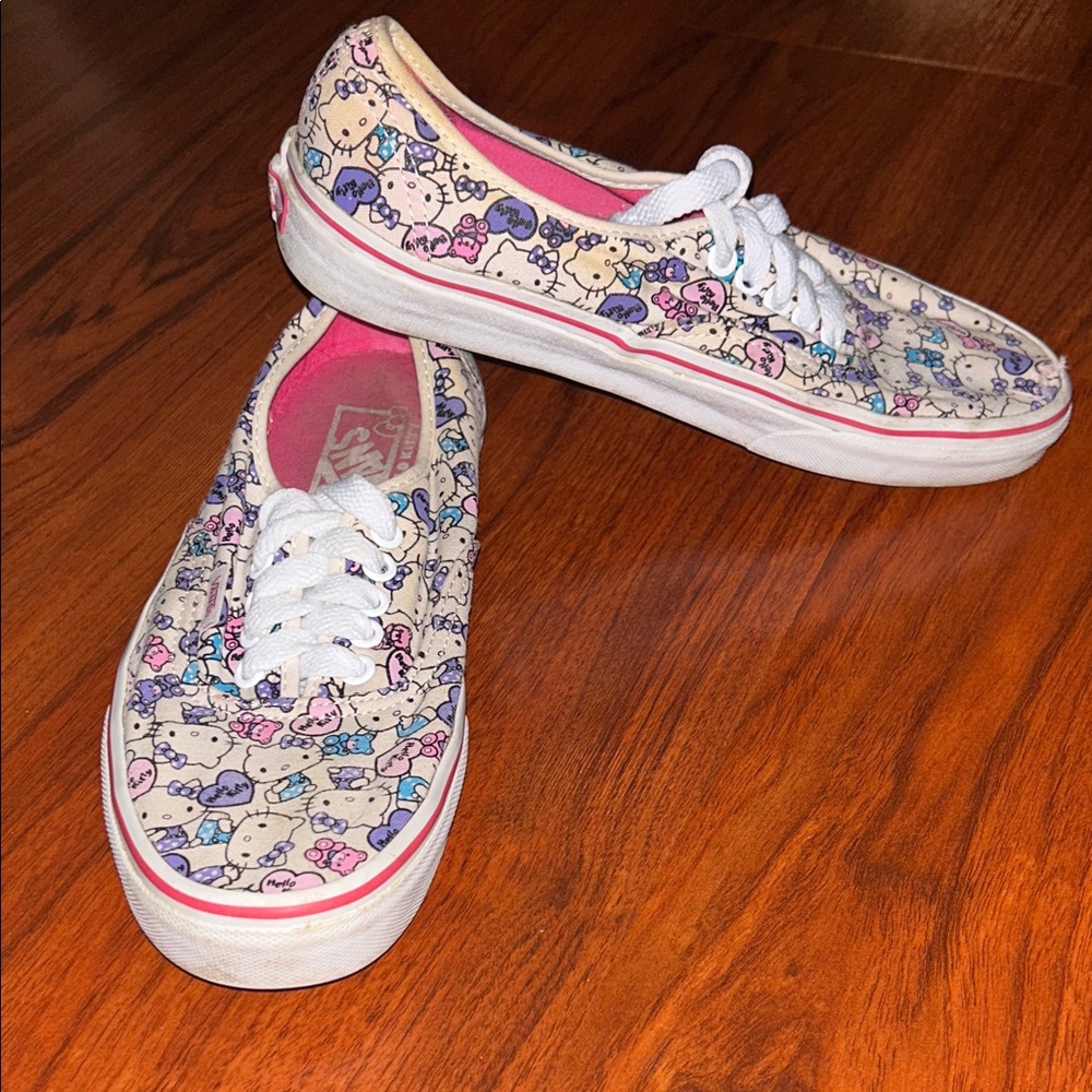 Hello Kitty x Vans Authentic Lo Pro Sneaker Collab Sz W/9 M7.5 LTD Edition 
HTF